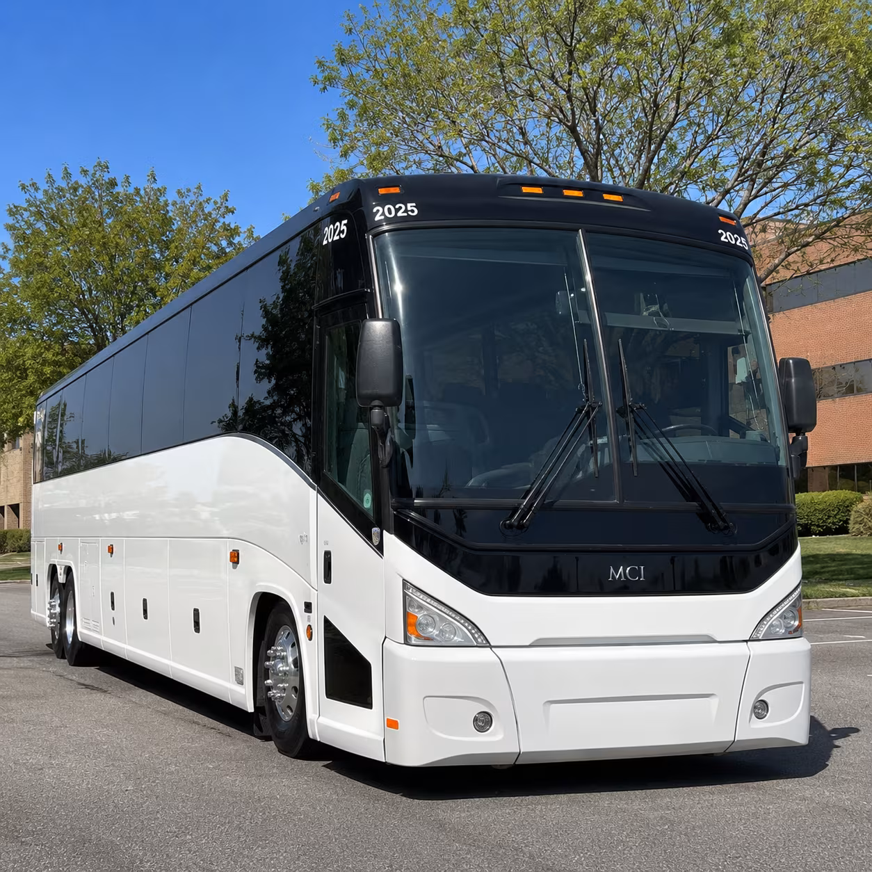 school field trip buses to riverbanks zoo and edventure